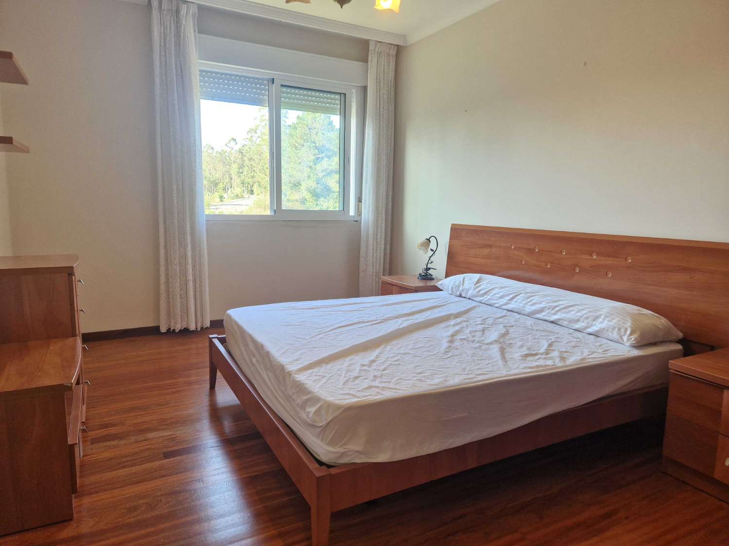 PISO AMPLIO E IMPECABLE EN URDILDE