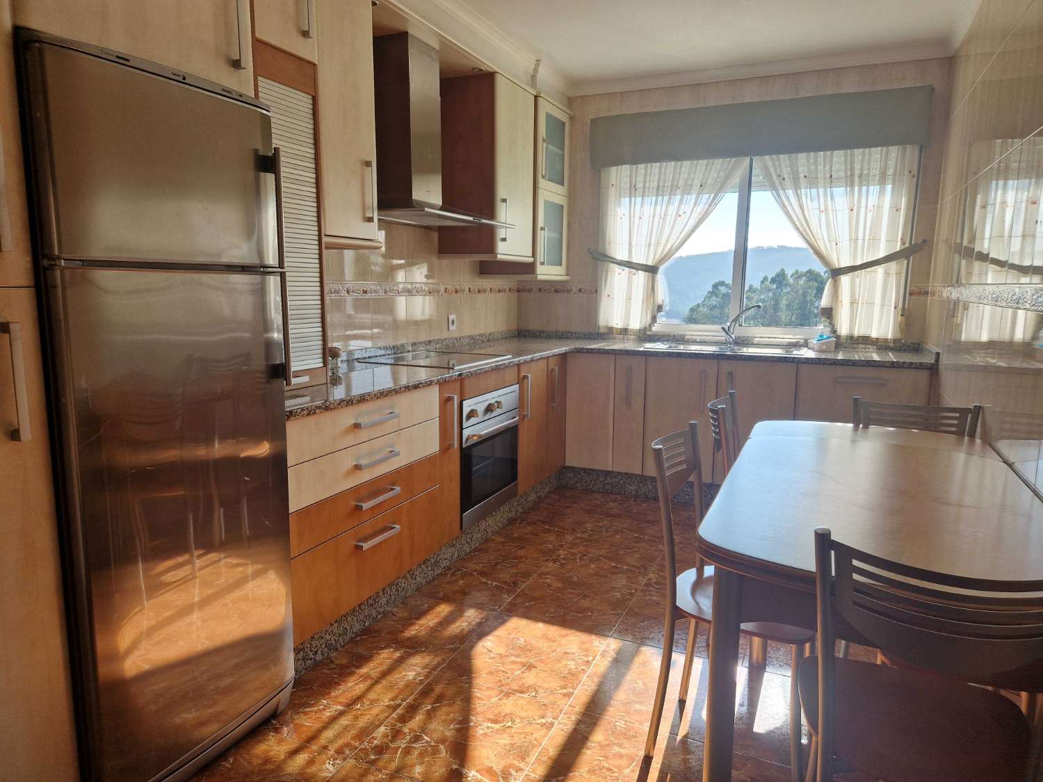 PISO AMPLIO E IMPECABLE EN URDILDE