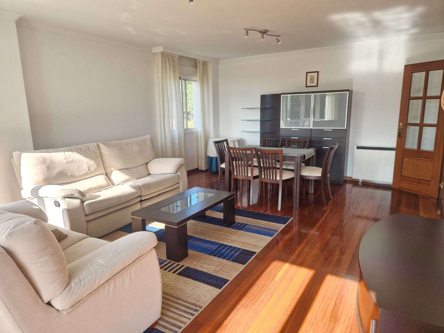 PISO AMPLIO E IMPECABLE EN URDILDE