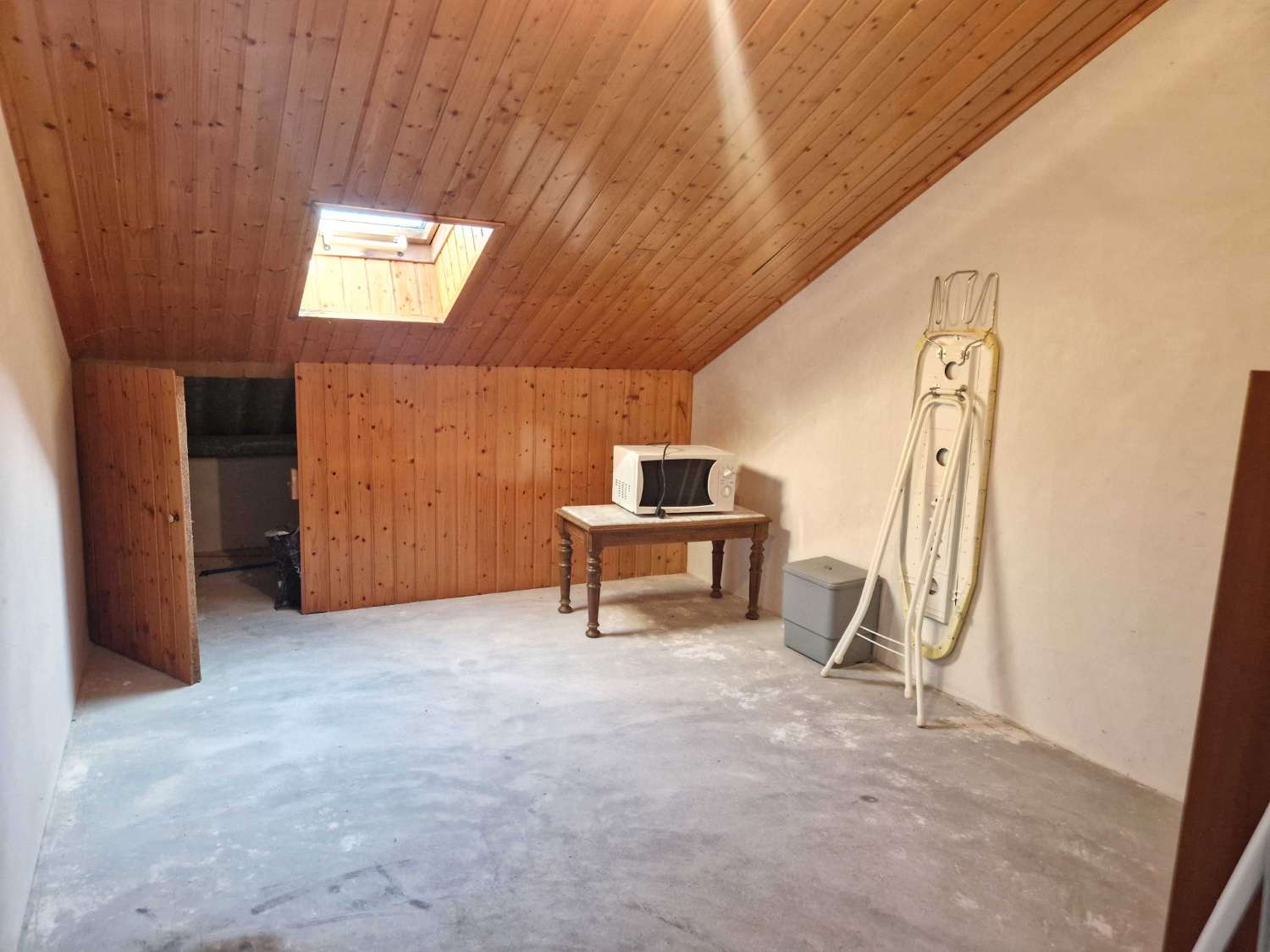 PISO AMPLIO E IMPECABLE EN URDILDE