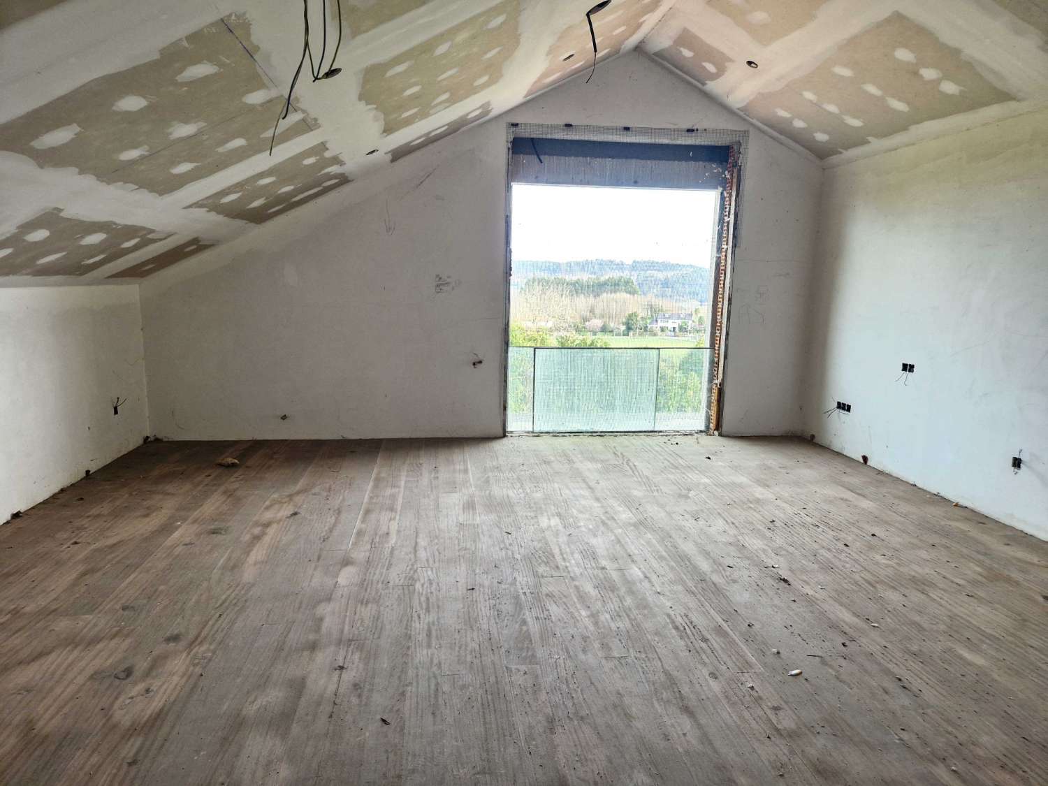 ESPECTACULAR CASA EN ZONA DE CACHEIRAS, TEO