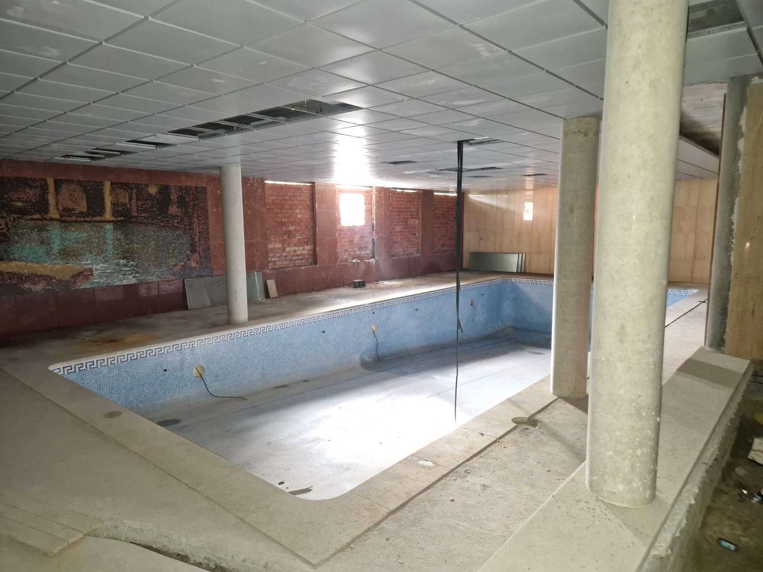 ESPECTACULAR CASA EN ZONA DE CACHEIRAS, TEO