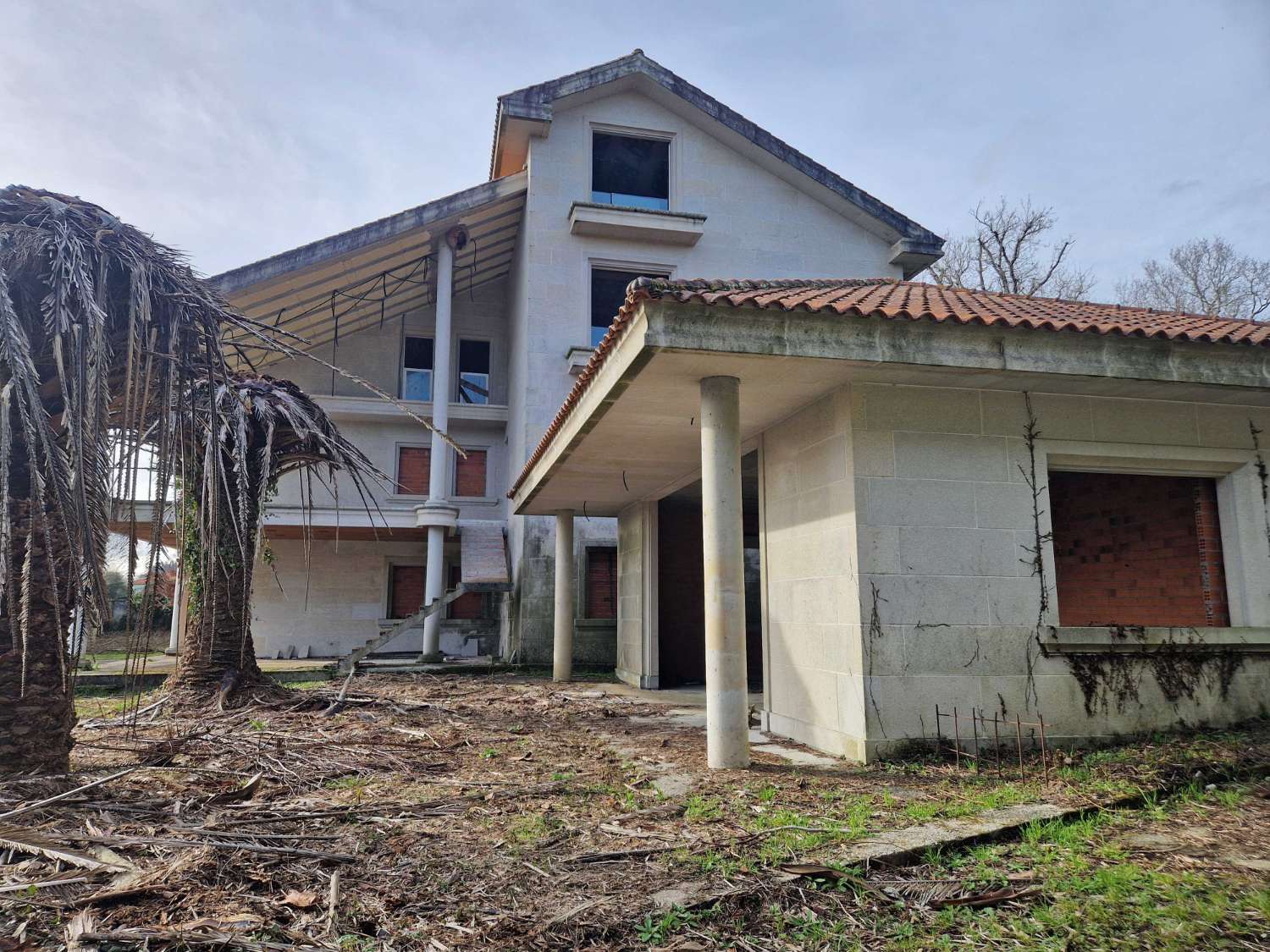 ESPECTACULAR CASA EN ZONA DE CACHEIRAS, TEO