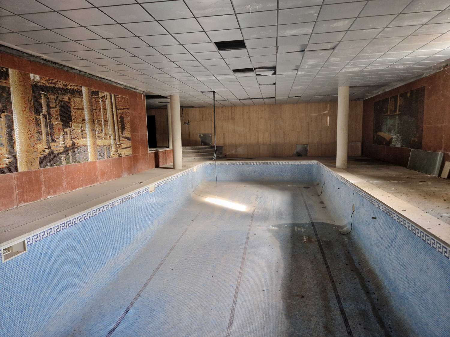 ESPECTACULAR CASA EN ZONA DE CACHEIRAS, TEO