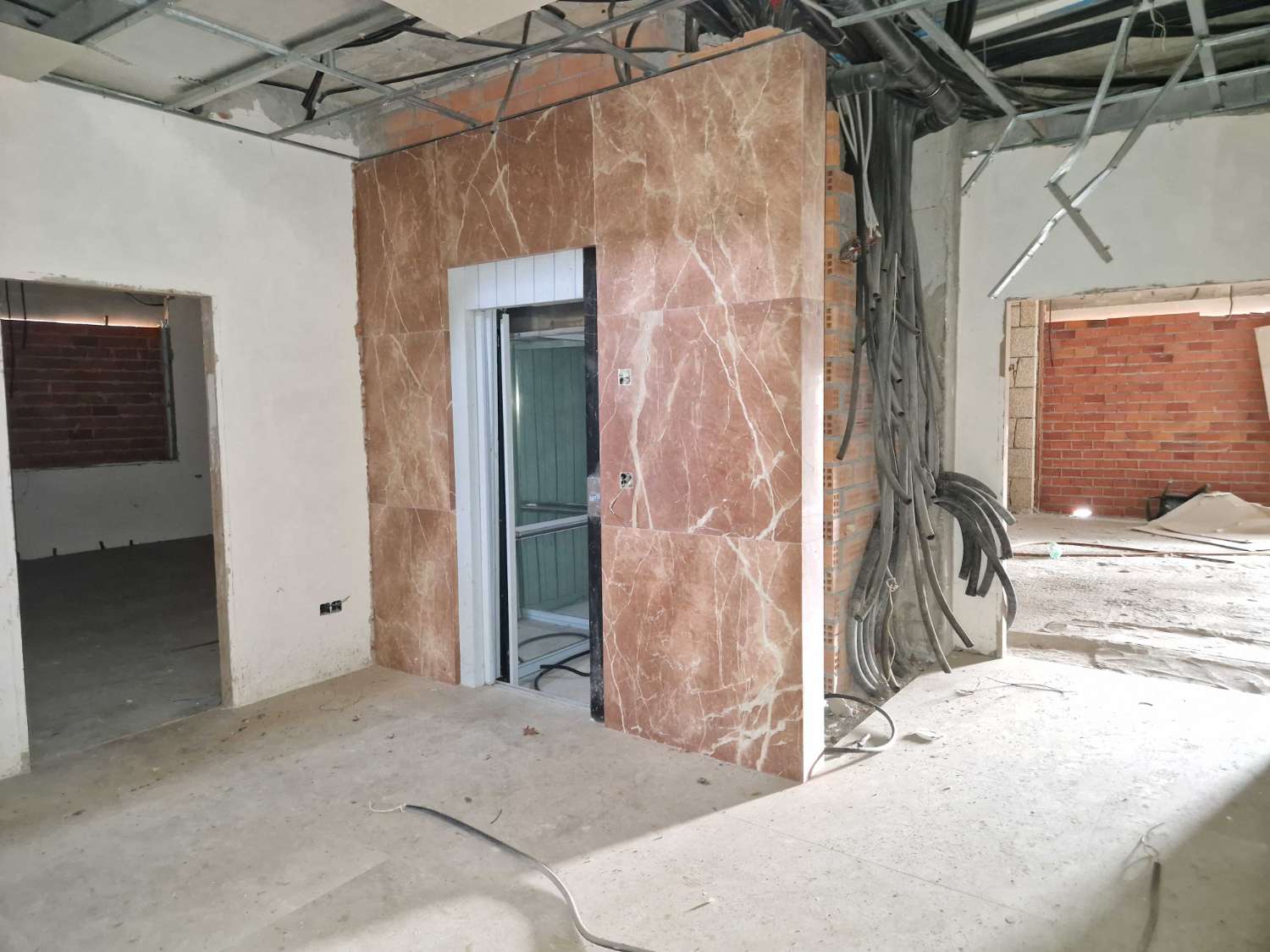 ESPECTACULAR CASA EN ZONA DE CACHEIRAS, TEO