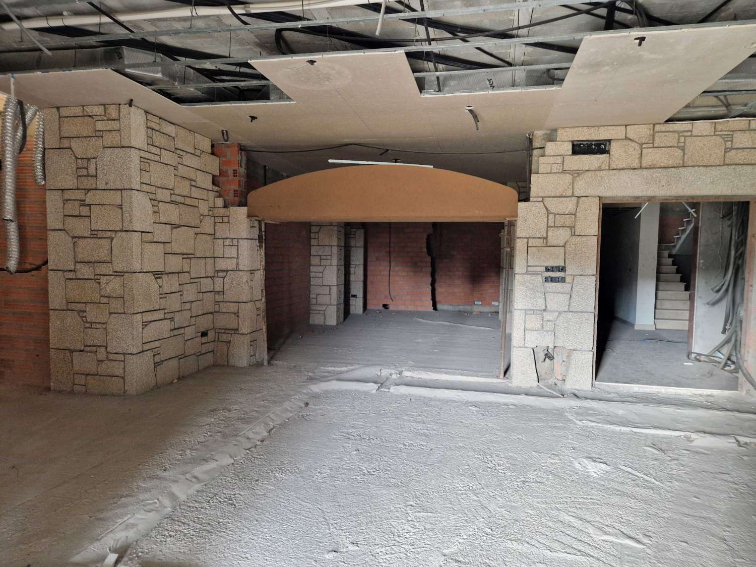 ESPECTACULAR CASA EN ZONA DE CACHEIRAS, TEO