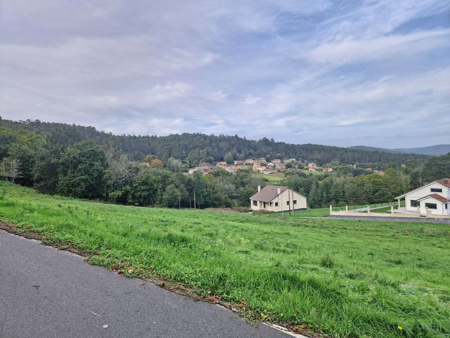 участок земли в продаже в Brión