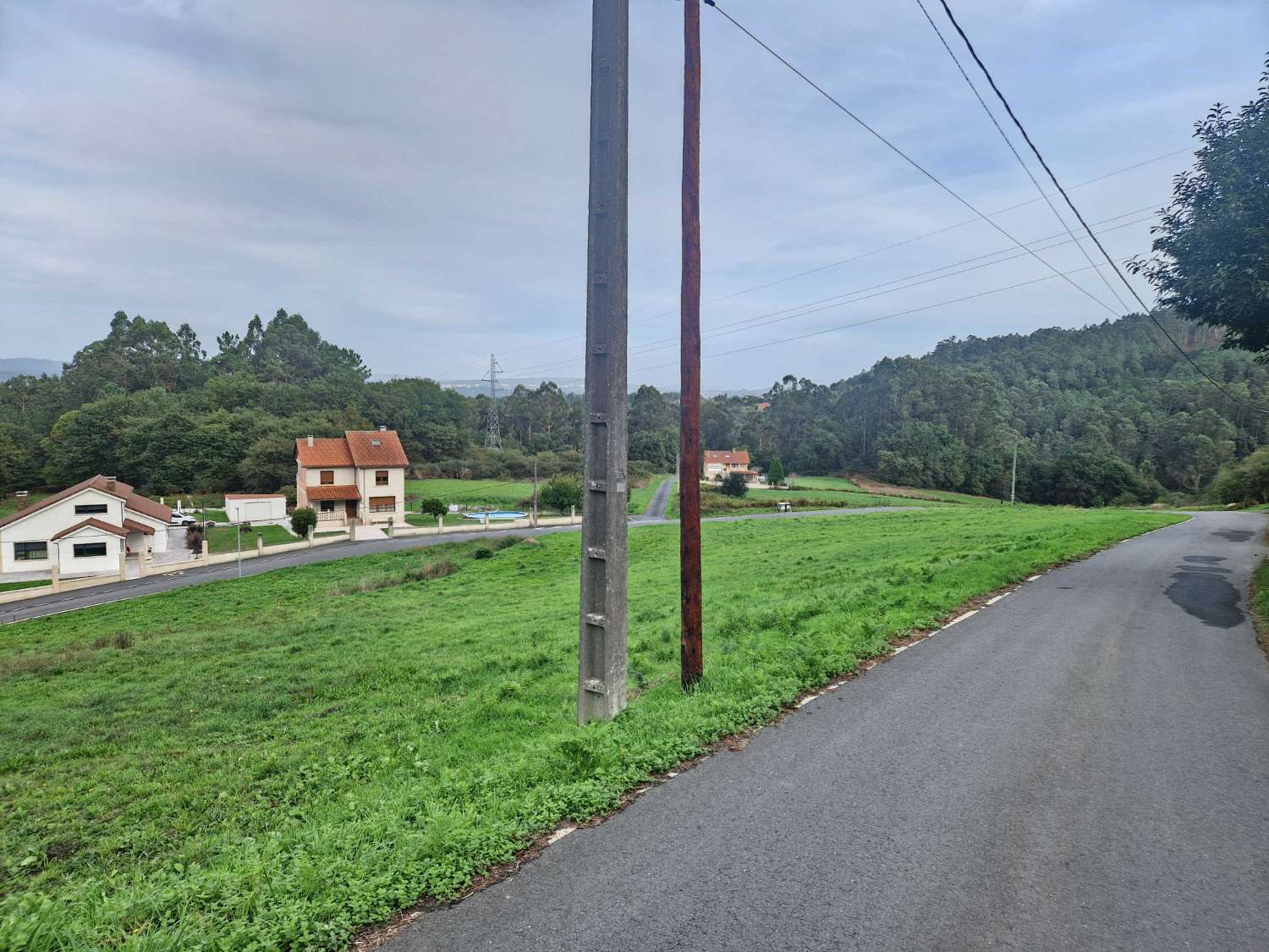 участок земли в продаже в Brión