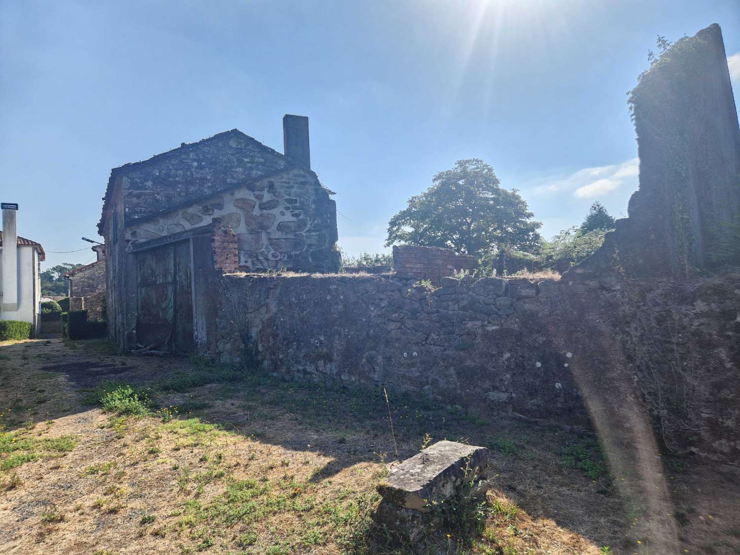CASA DE PIEDRA PARA REHABILITAR EN OS ANXELES, BRION