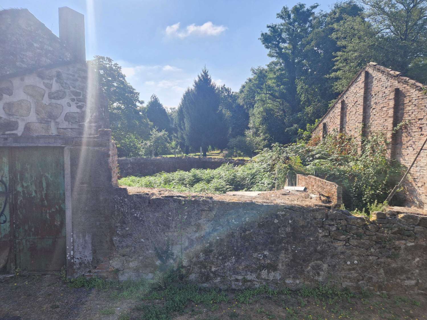 CASA DE PIEDRA PARA REHABILITAR EN OS ANXELES, BRION
