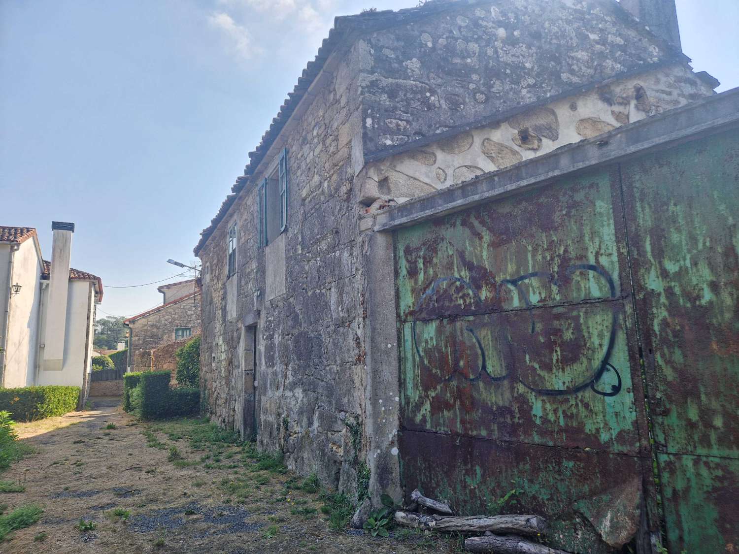 CASA DE PIEDRA PARA REHABILITAR EN OS ANXELES, BRION