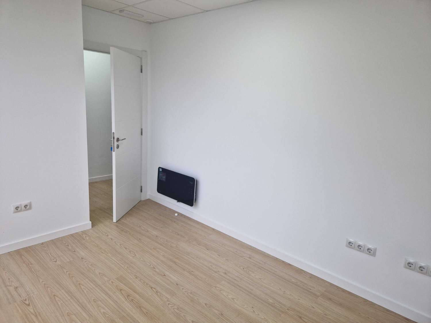 Affärslokaler uthyres i Ames