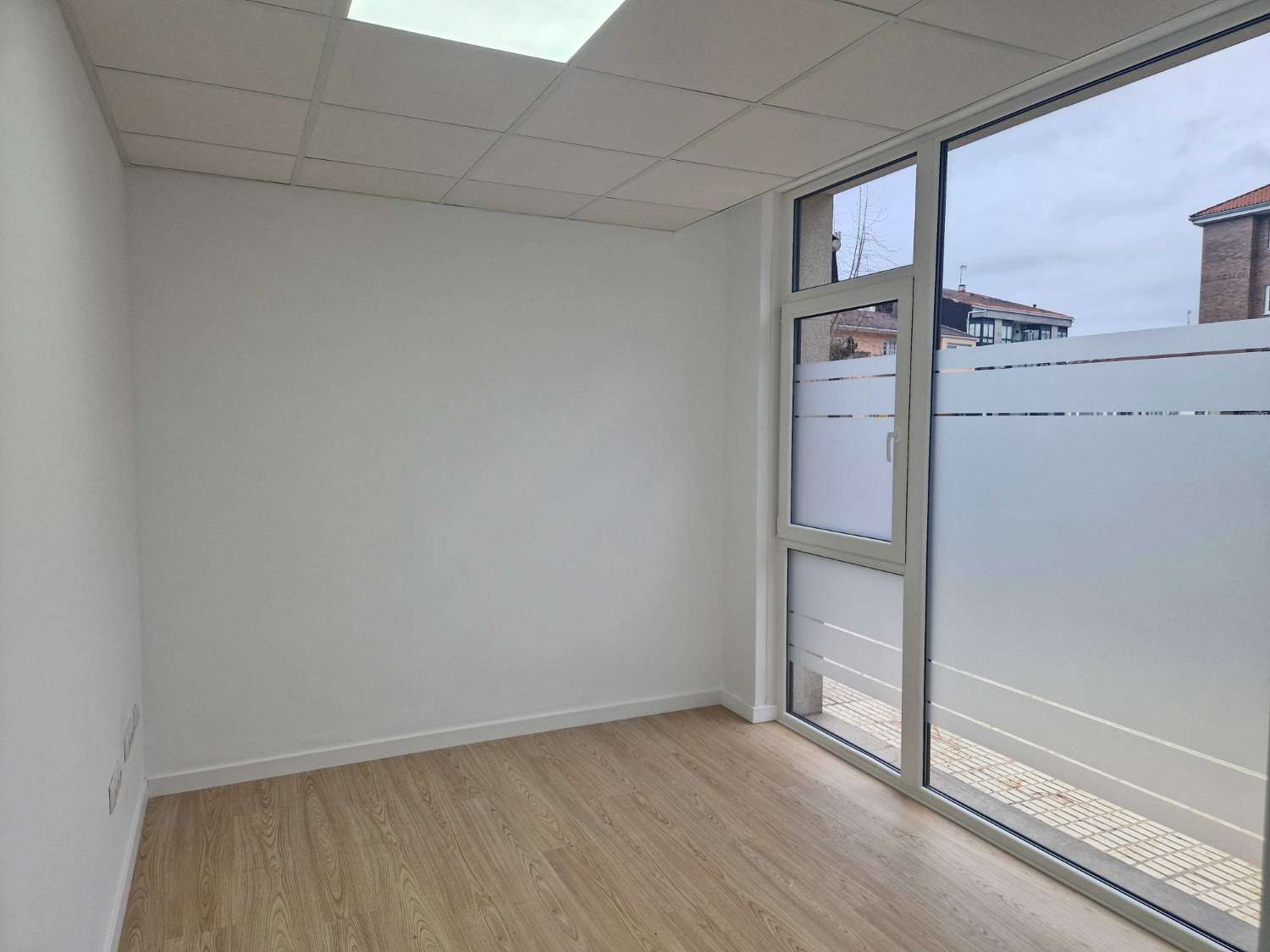 Affärslokaler uthyres i Ames