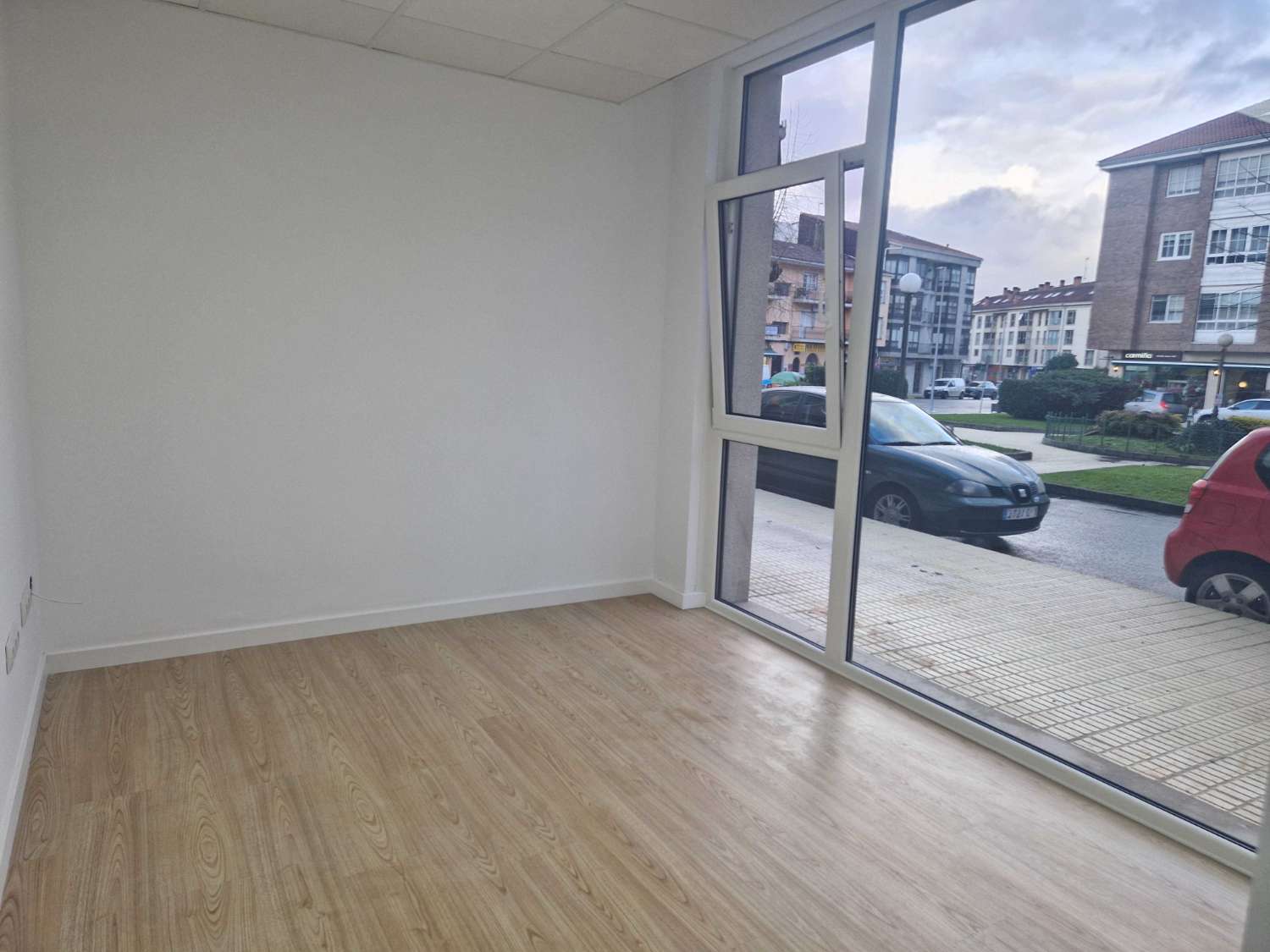 Local en aluguer en Ames