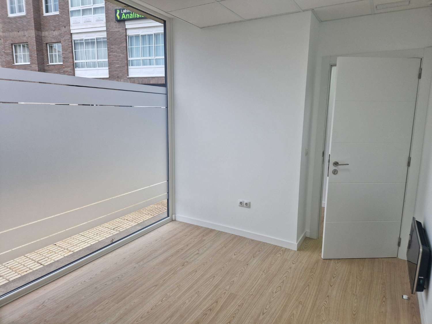 Affärslokaler uthyres i Ames