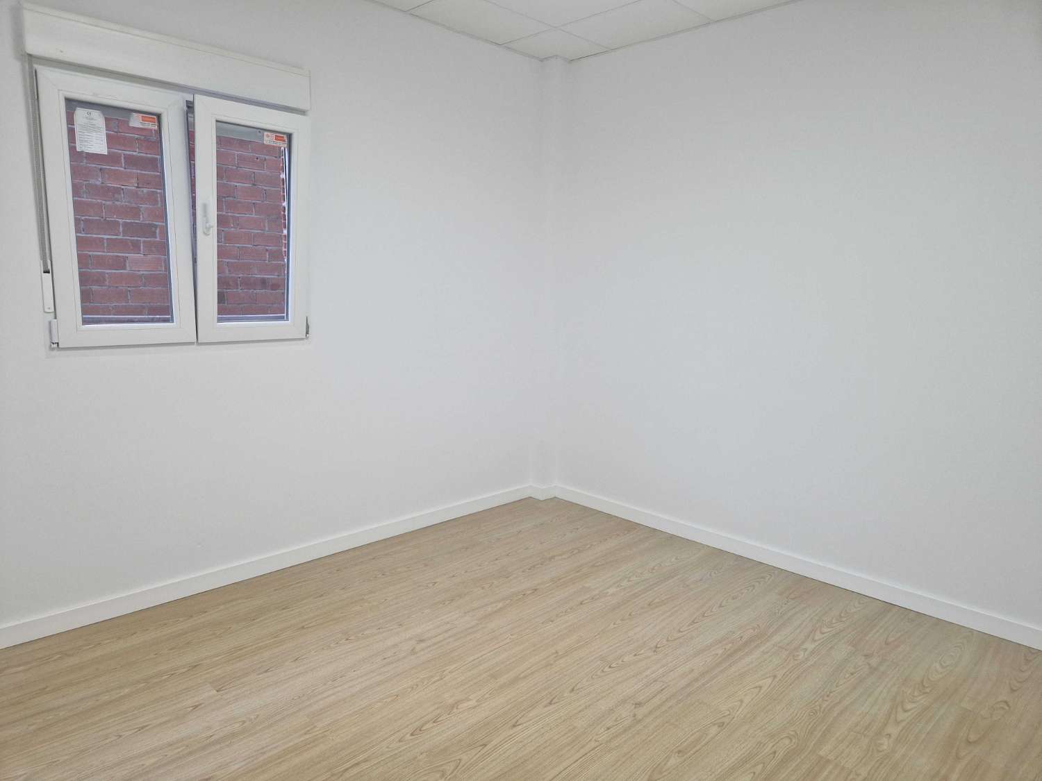 Local en aluguer en Ames