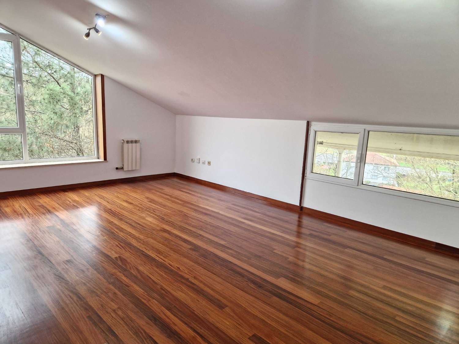 ATICO 2 DORMITORIOS EN URB. MONTE BALADO, BRION