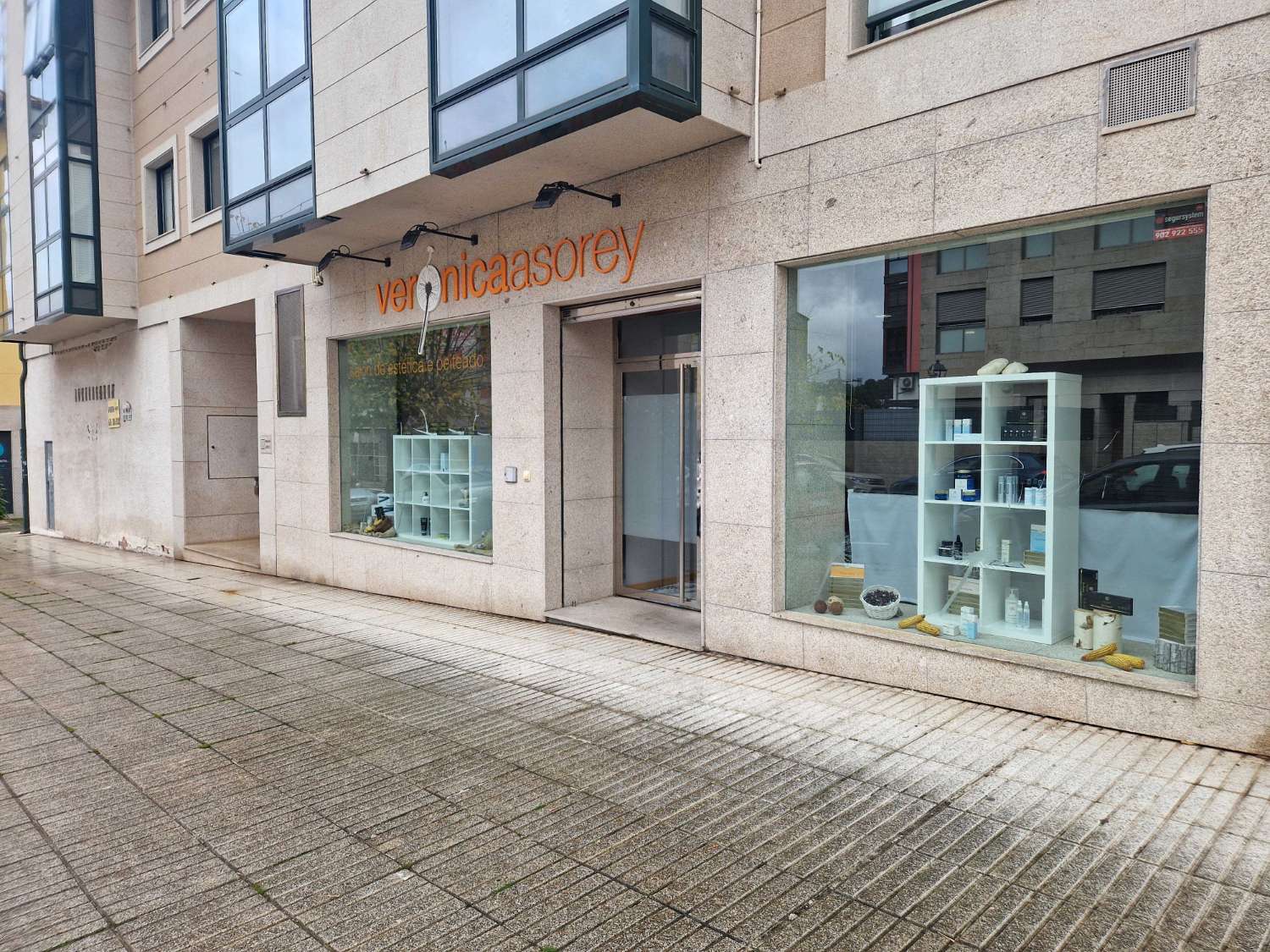 LOCAL REFORMADO EN BERTAMIRANS