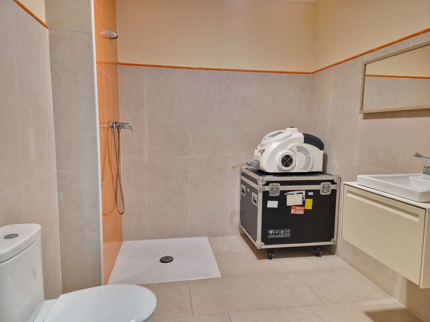 LOCAL REFORMADO EN BERTAMIRANS