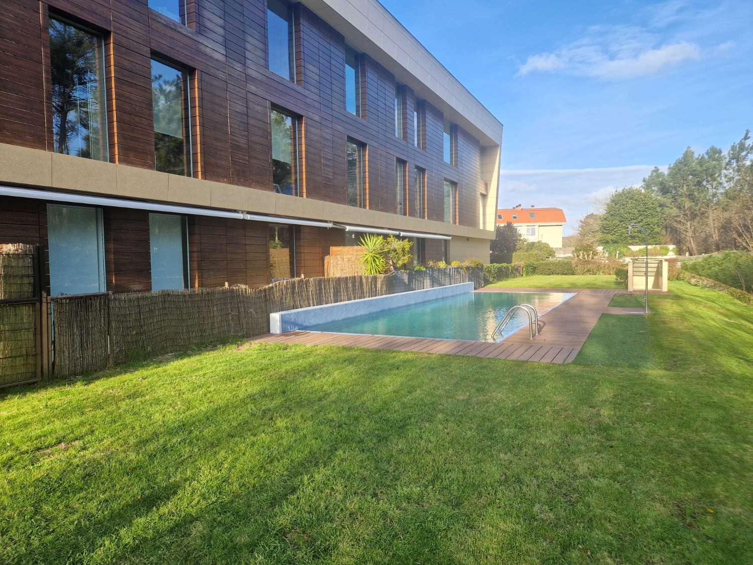 PRECIOSO APARTAMENTO CON TERRAZA Y PISCINA EN BERTAMIRANS