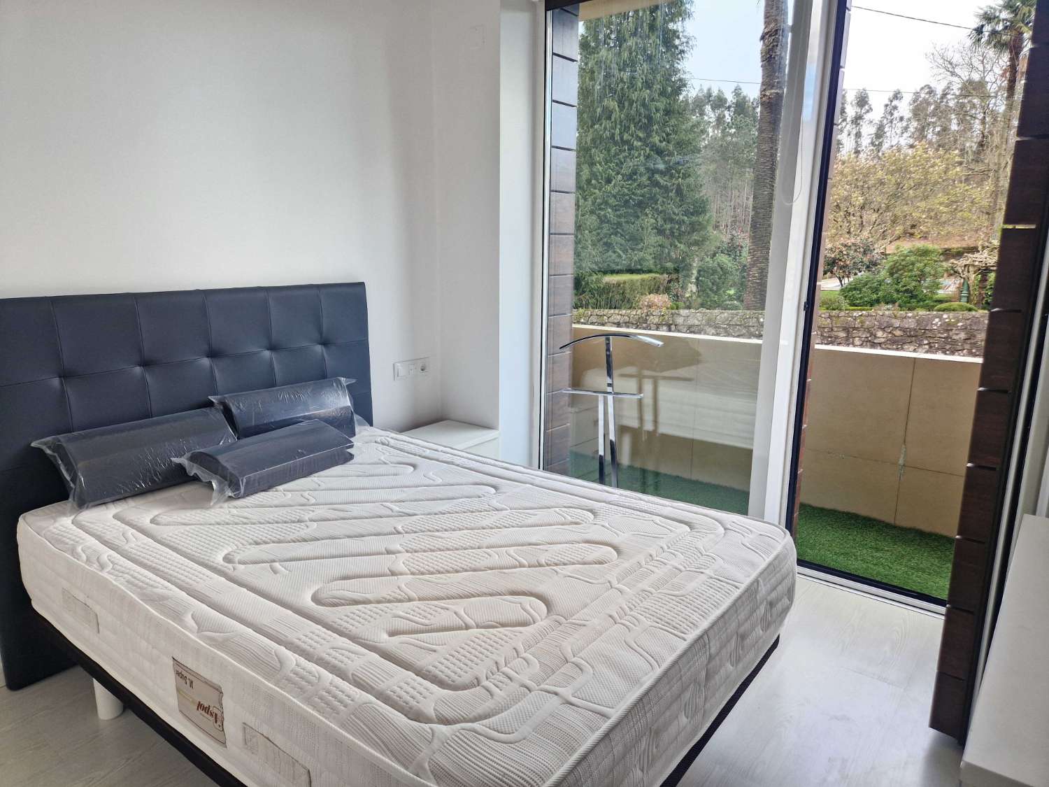 PRECIOSO APARTAMENTO CON TERRAZA Y PISCINA EN BERTAMIRANS