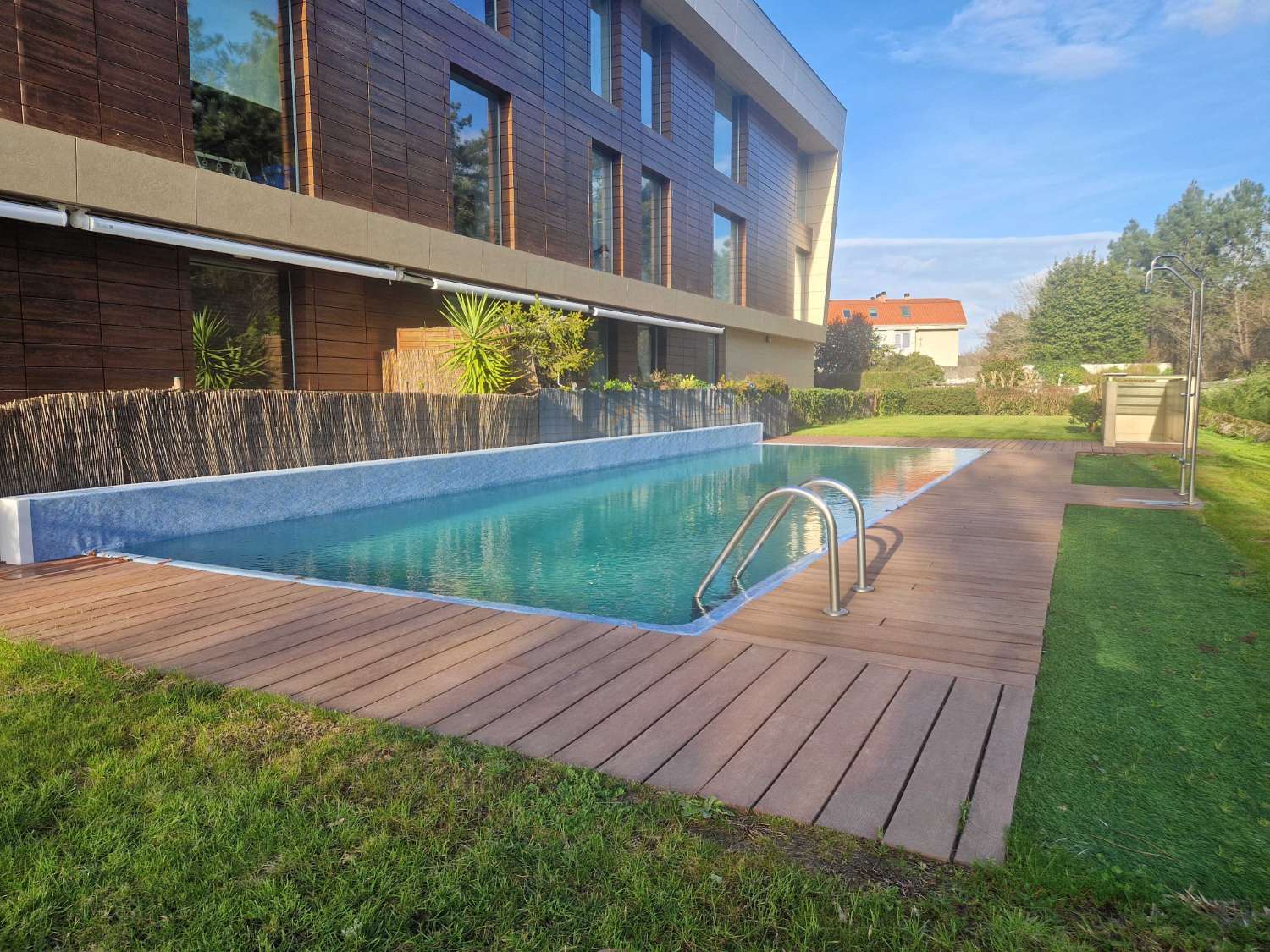 PRECIOSO APARTAMENTO CON TERRAZA Y PISCINA EN BERTAMIRANS