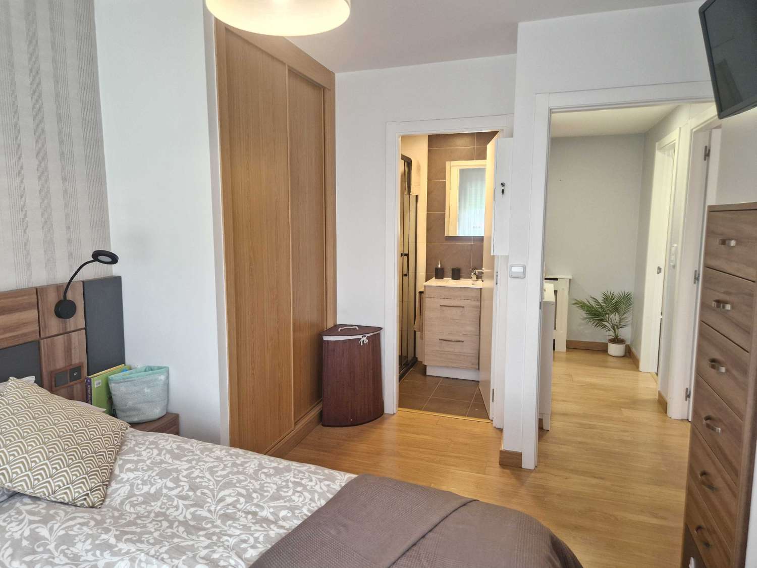 PISO IMPECABLE EN OS ANXELES, BRION