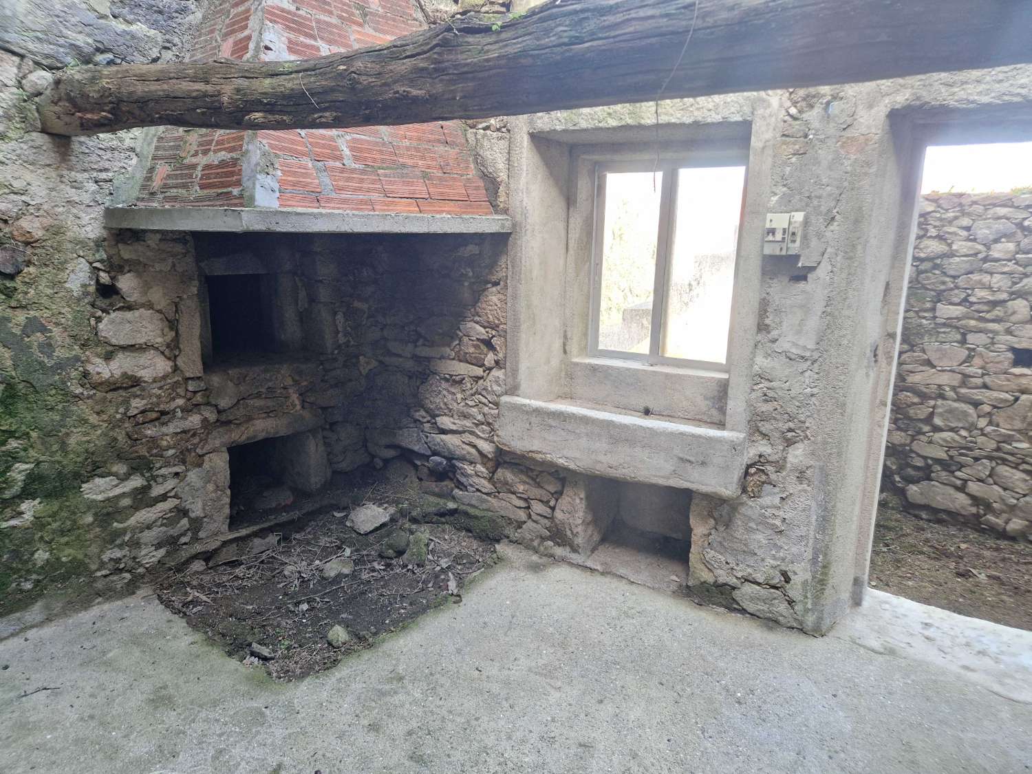 CASA PARA REHABILITAR EN ZONA DE LIÑAIO, NEGREIRA