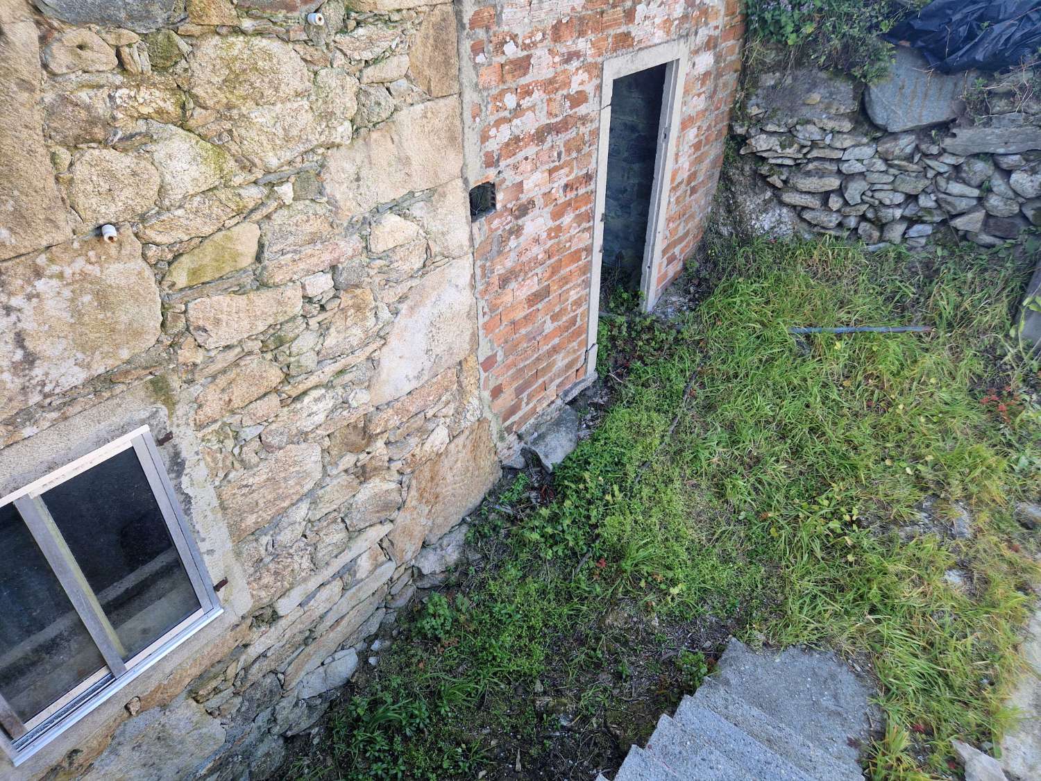 CASA PARA REHABILITAR EN ZONA DE LIÑAIO, NEGREIRA