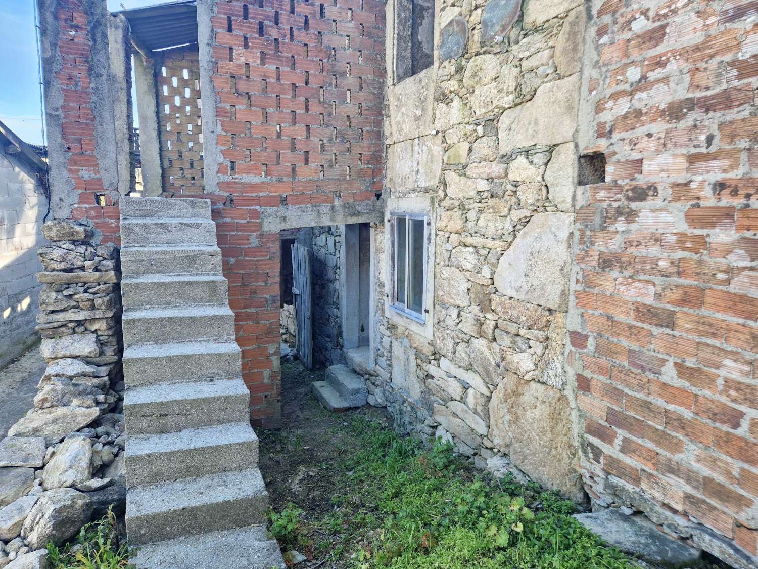 CASA PARA REHABILITAR EN ZONA DE LIÑAIO, NEGREIRA