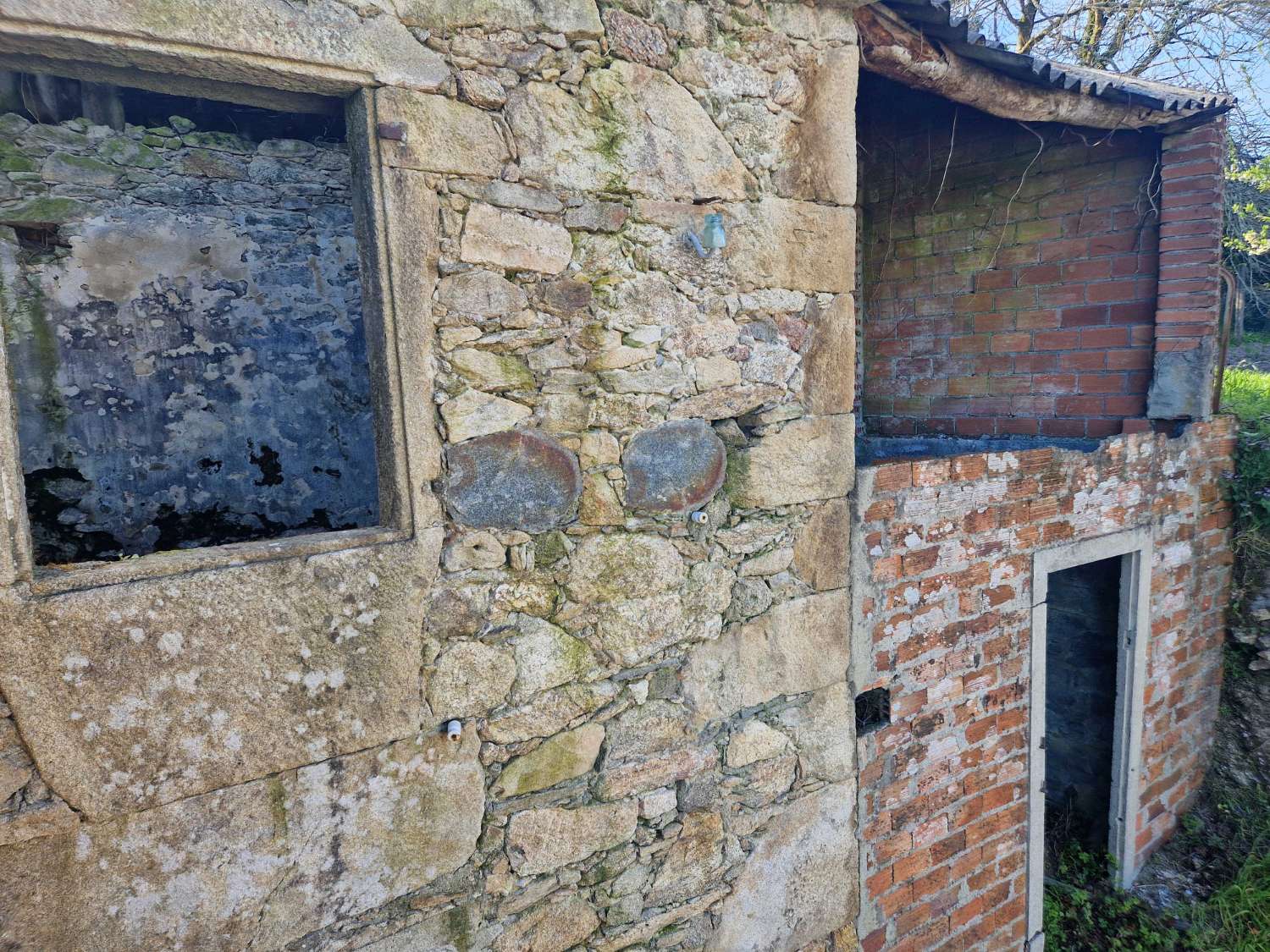 CASA PARA REHABILITAR EN ZONA DE LIÑAIO, NEGREIRA