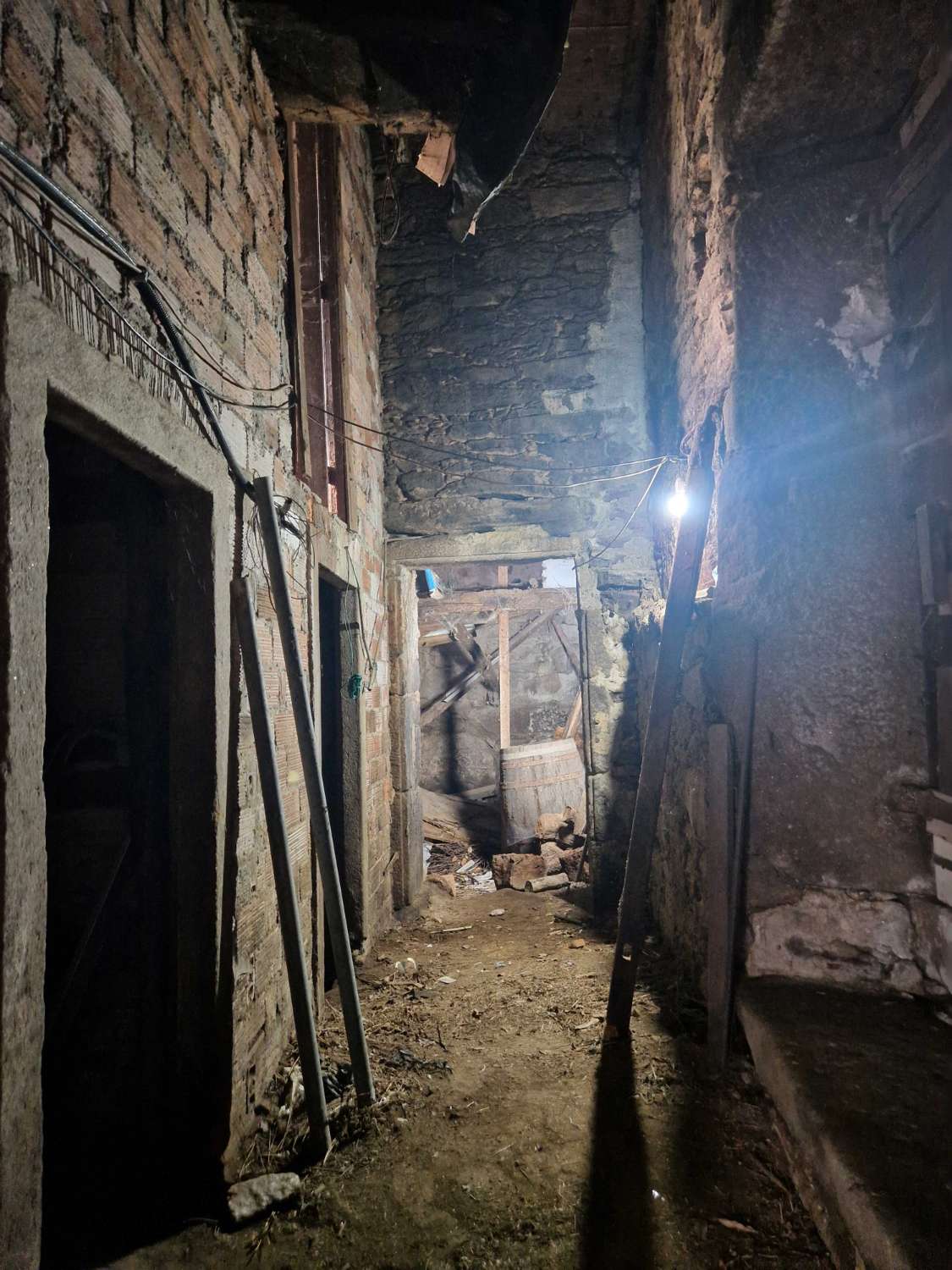 CASA CON TERRENO EN ZONA DE CALO, TEO