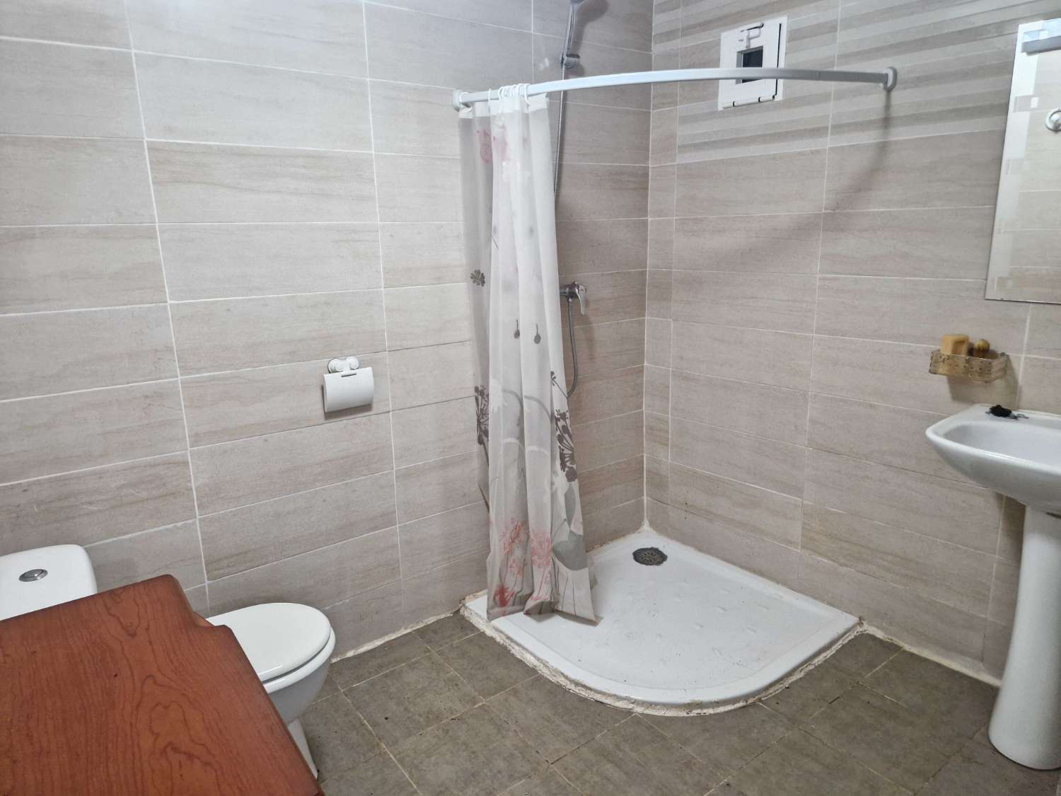 CASA CON TERRENO EN ZONA DE CALO, TEO