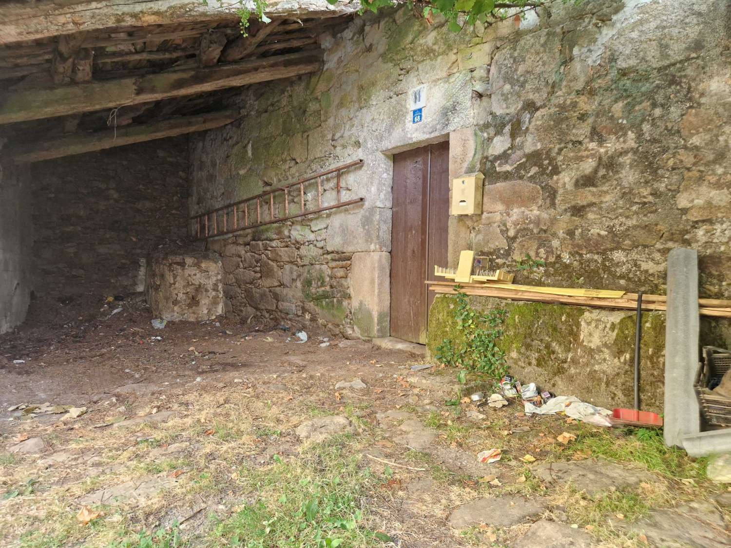 CASA CON TERRENO EN ZONA DE CALO, TEO