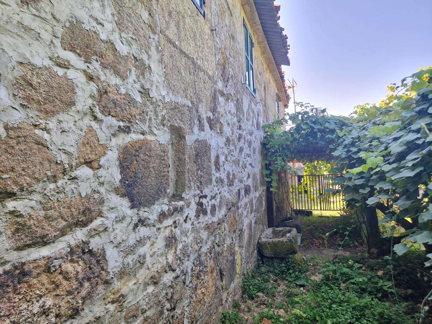 CASA CON TERRENO EN ZONA DE CALO, TEO