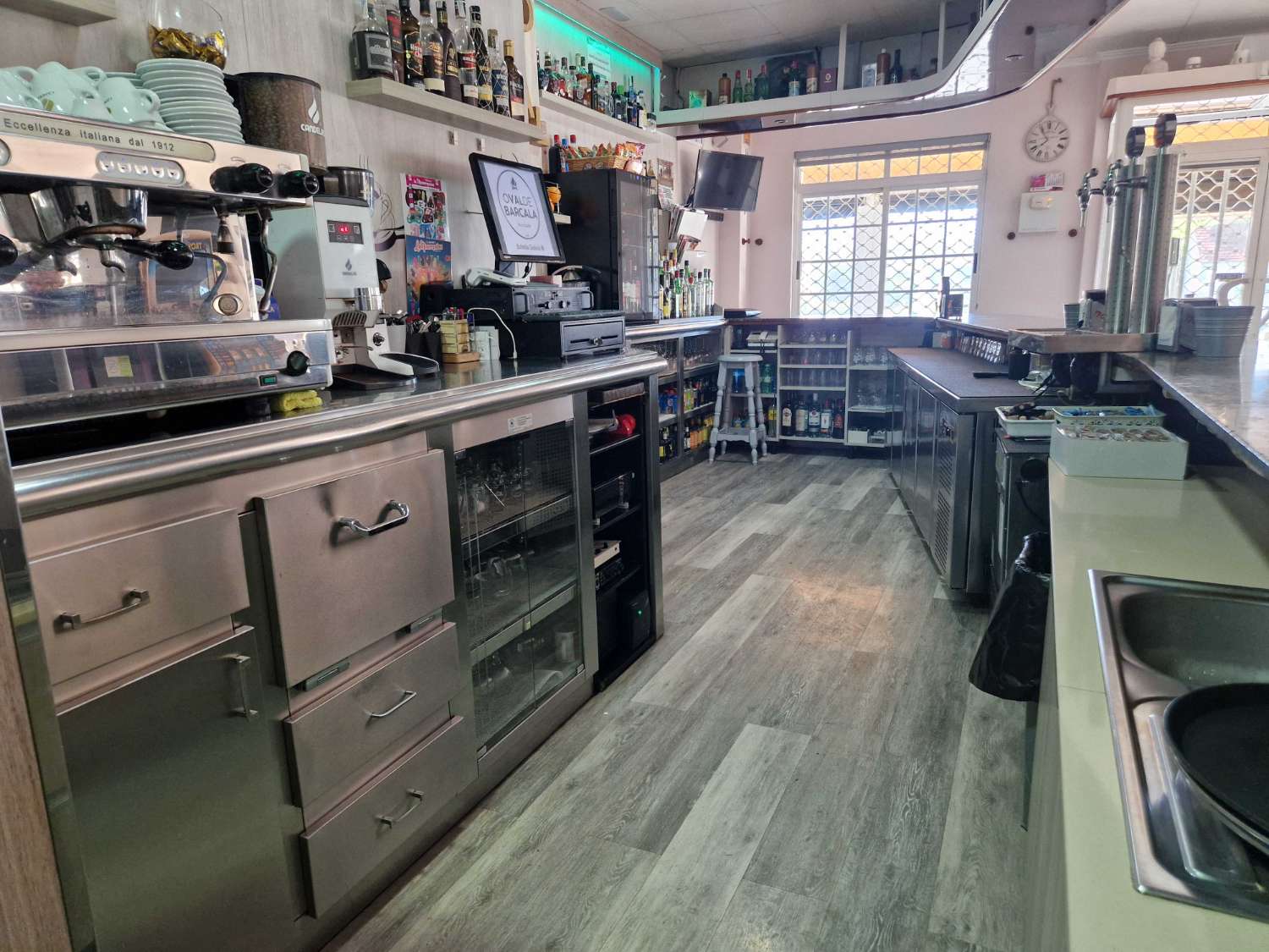 BAR RESTAURANTE CON VIVIENDA AL LADO DE NEGREIRA